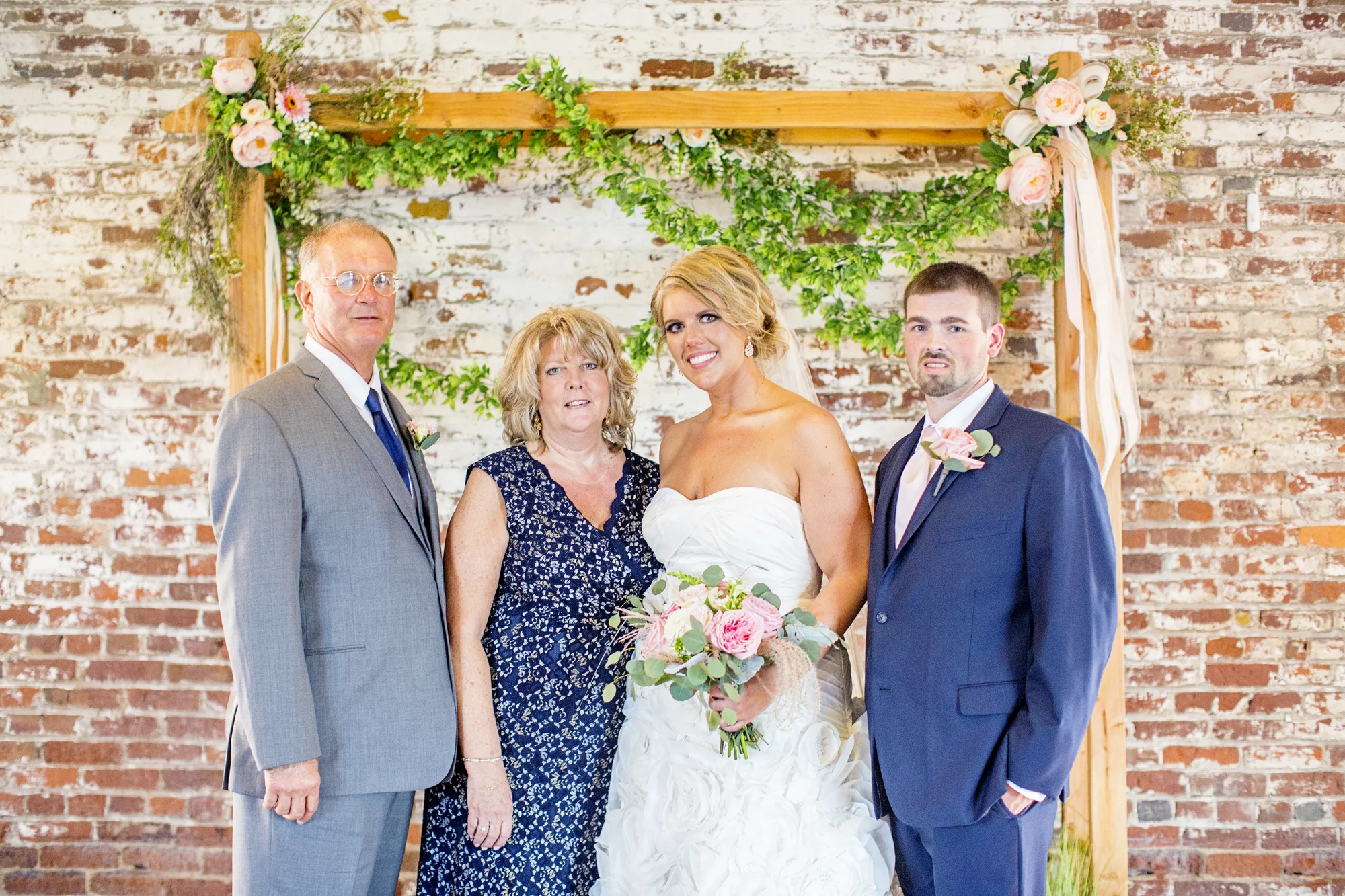 Seriously_Sabrina_Photography_Ashland_Kentucky_Train_Depot_Wedding_Parsons62.jpg