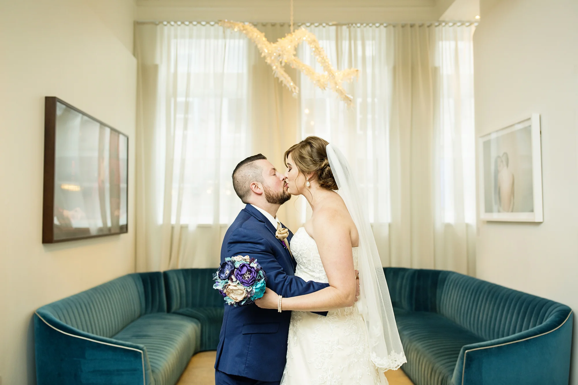 Seriously_Sabrina_Photography_Lexington_Kentucky_21c_Round_Barn_Red_Mile_Wedding_Gorley_1.jpg