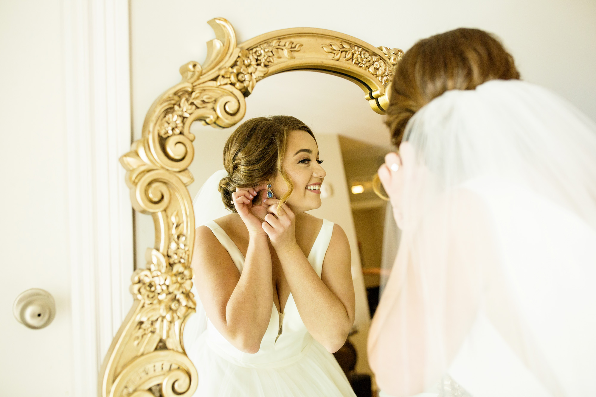 Seriously_Sabrina_Photography_Lexington_Kentucky_Manchester_Music_Hall_Wedding_Mesmer_30.jpg