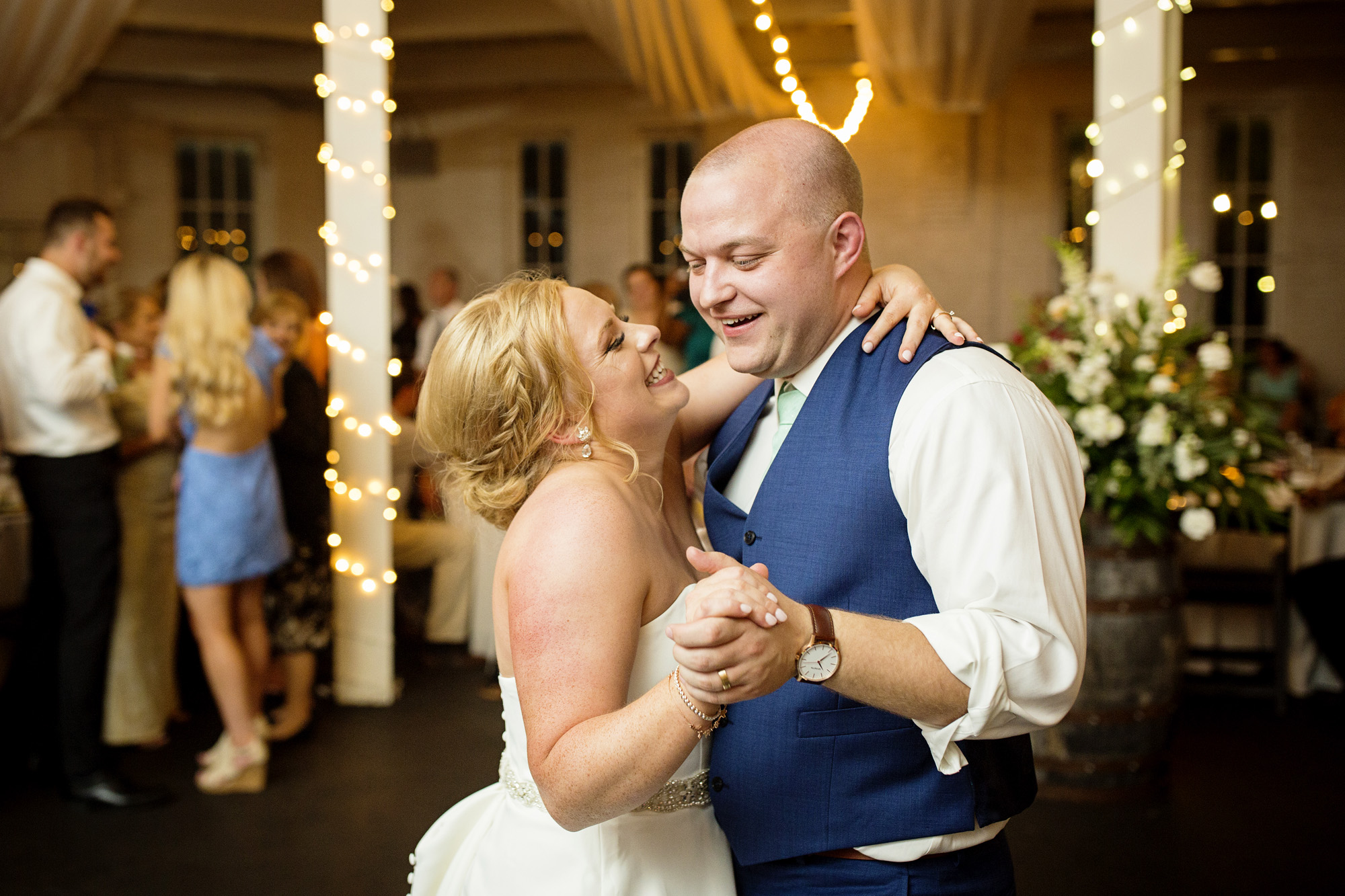 Seriously_Sabrina_Photography_Lexington_Kentucky_Pax_Christi_Round_Barn_Wedding_Beath_106.jpg
