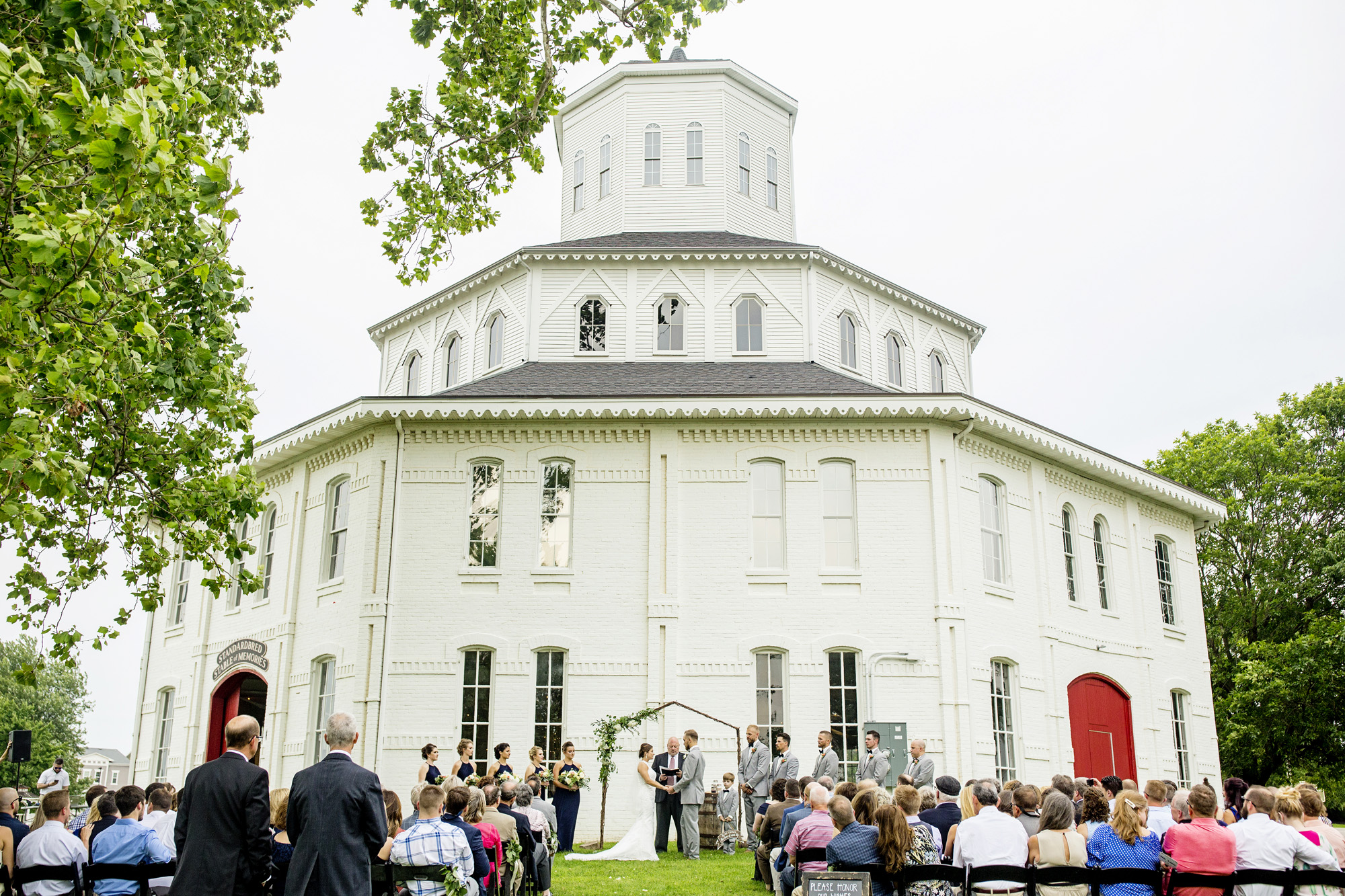 Seriously_Sabrina_Photography_Lexington_Kentucky_Round_Barn_Red_Mile_Stable_of_Memories_Wedding_Hart_74.jpg