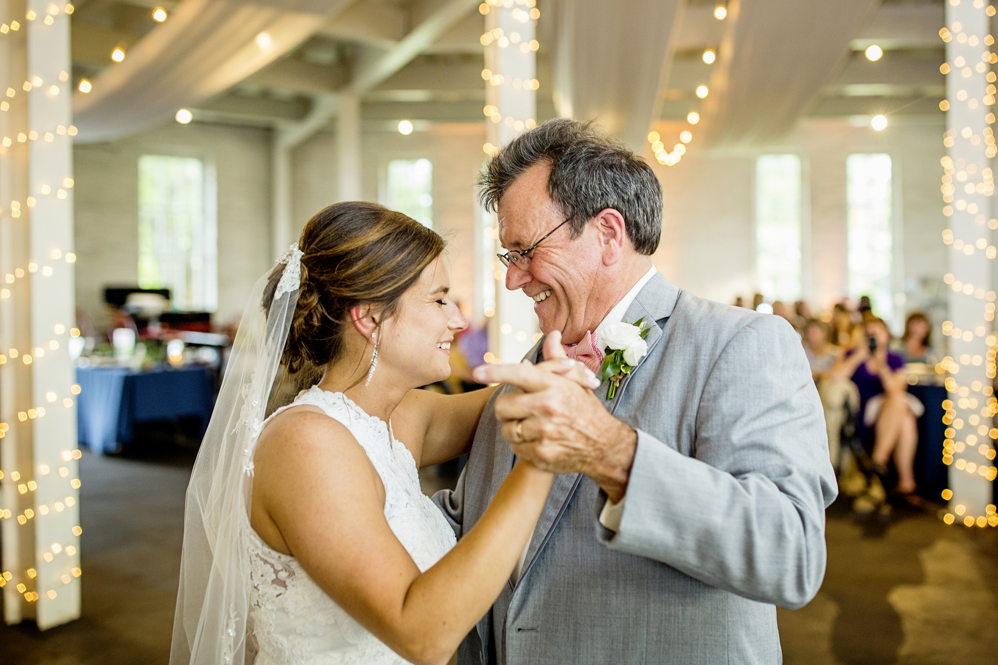 Seriously_Sabrina_Photography_Lexington_Kentucky_Round_Barn_Red_Mile_Stable_of_Memories_Wedding_Hart_102.jpg
