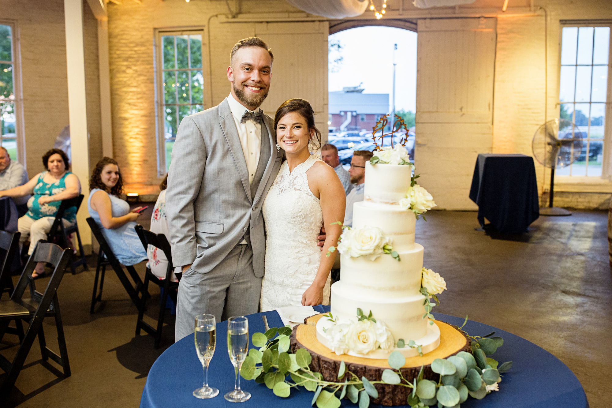 Seriously_Sabrina_Photography_Lexington_Kentucky_Round_Barn_Red_Mile_Stable_of_Memories_Wedding_Hart_111.jpg