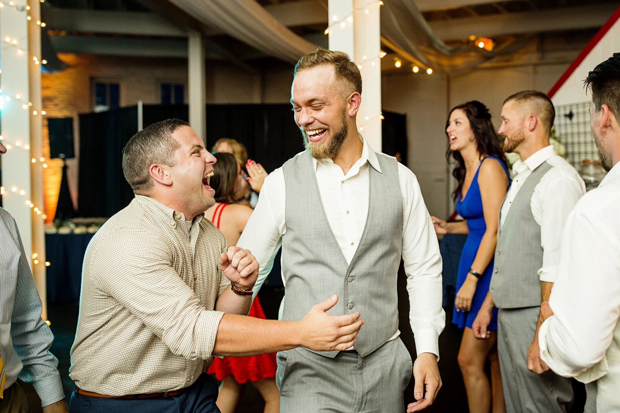 Seriously_Sabrina_Photography_Lexington_Kentucky_Round_Barn_Red_Mile_Stable_of_Memories_Wedding_Hart_123.jpg