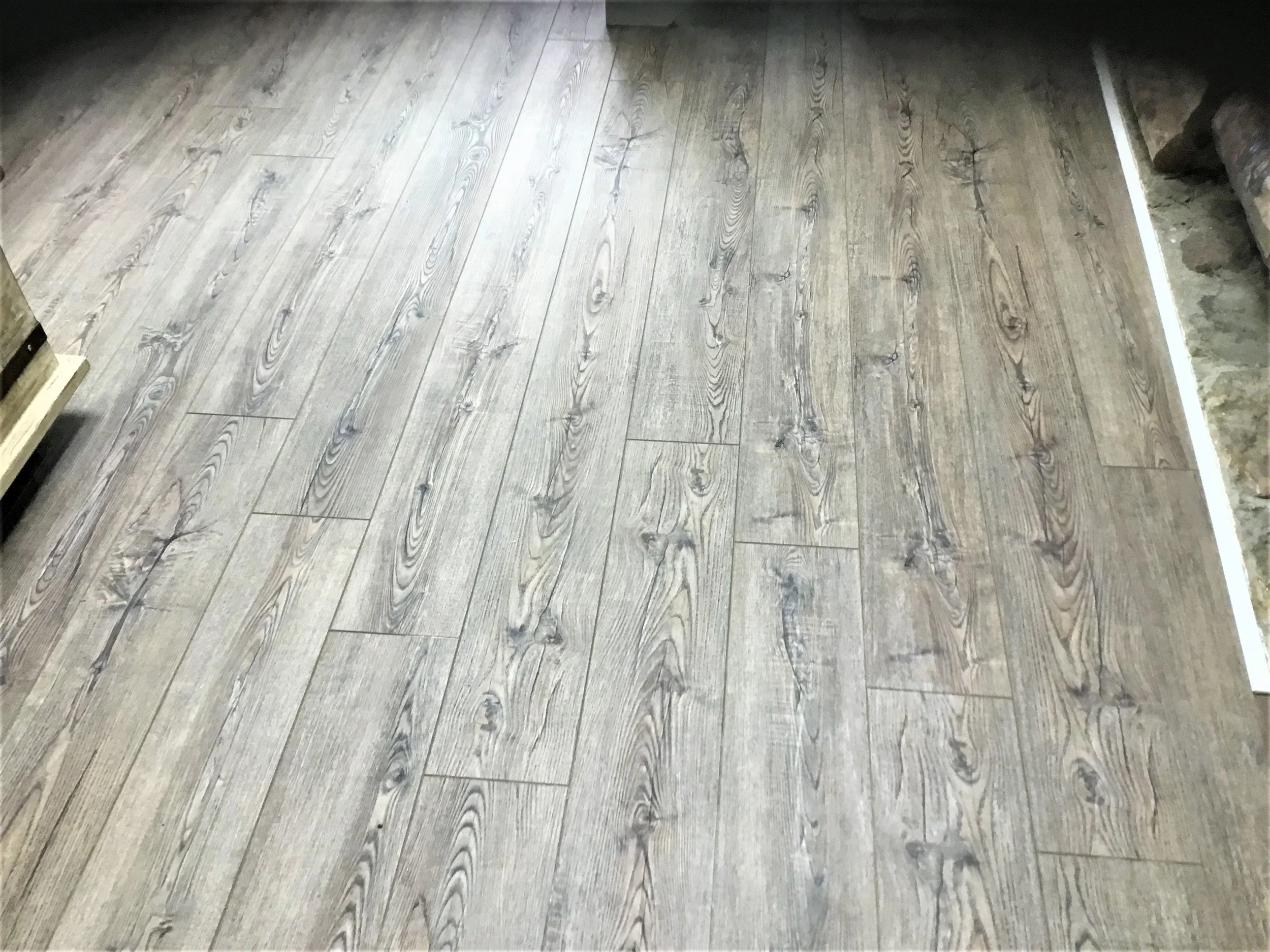 luxury vinyl wood plank flooring