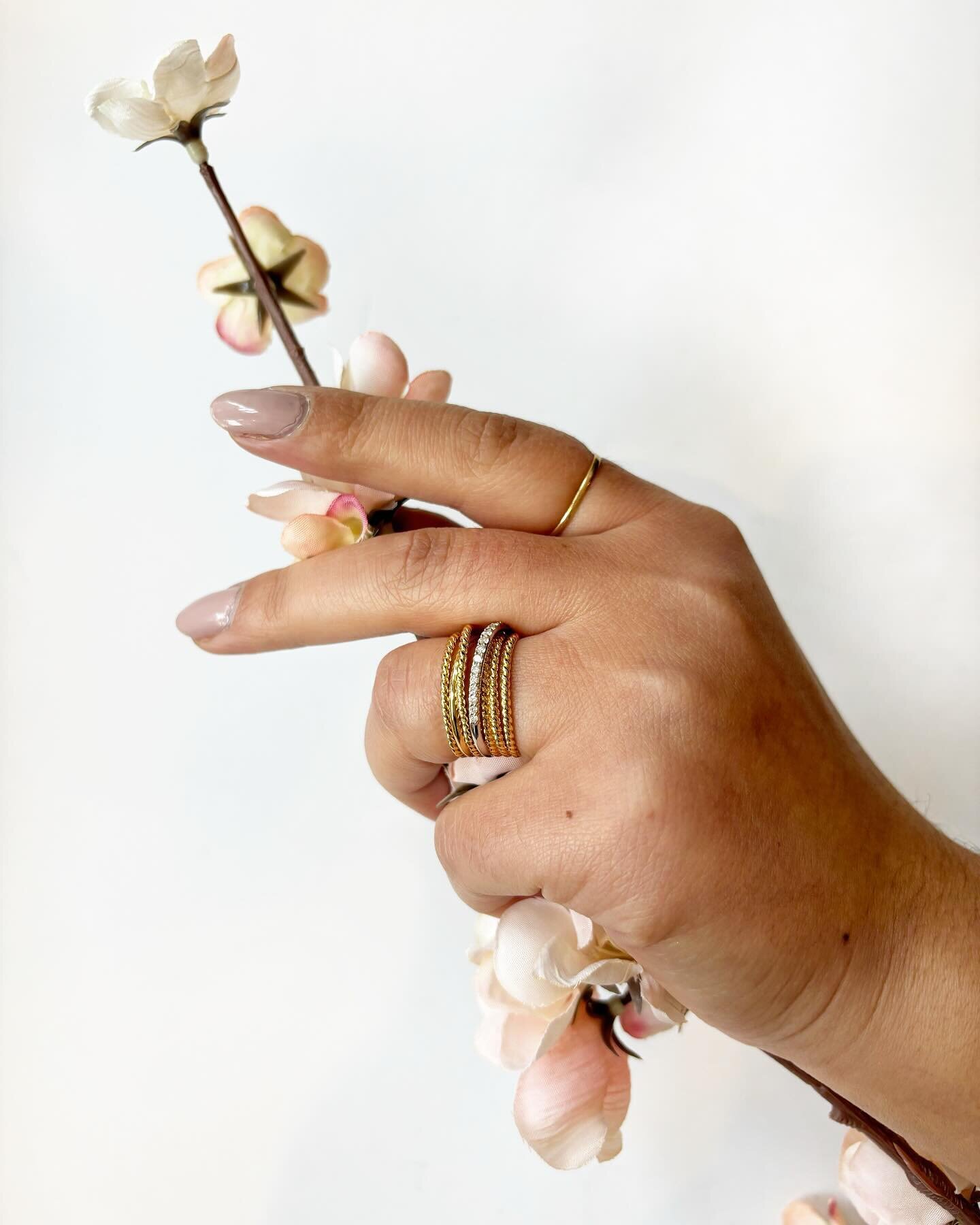 Valentine&rsquo;s Day is less than a week away!
If you are looking for a gift that really shines, we&rsquo;ve got two stunning 18k gold and diamond rings in the shop! The multi band ring is David Yurman, the cluster ring has stunning floral designs o