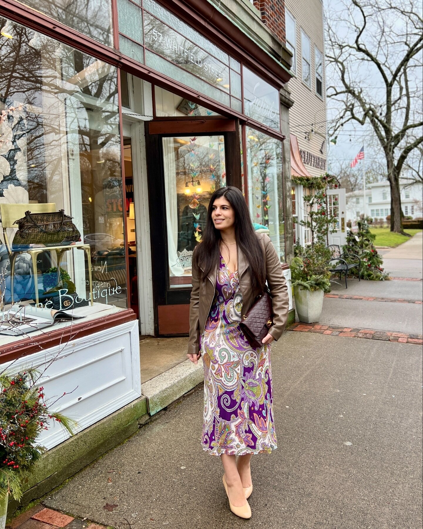 Getting ready for that promise of an early spring!

Etro Dress
Tahari Leather Jacket 
Ann Taylor Pumps

DM on instagram for info!
.
.
.
#shopsmall #shoplocal #Connecticut #shopconsignment #guilfordct #womenownedbusiness #marijaneboutique #connecticut