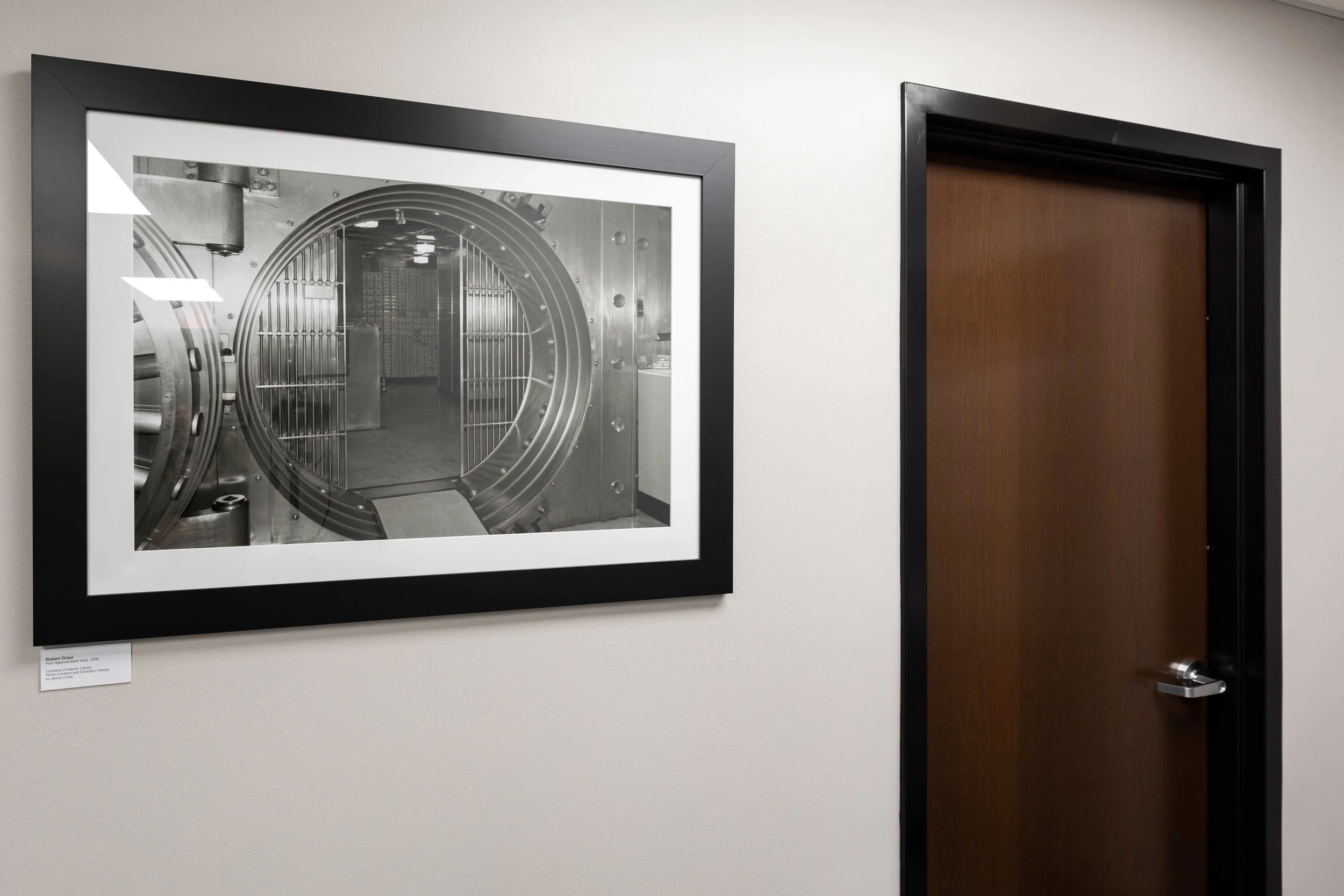 8_JennaCarlie_2019_Alton_First Mid Bank Installation.jpg