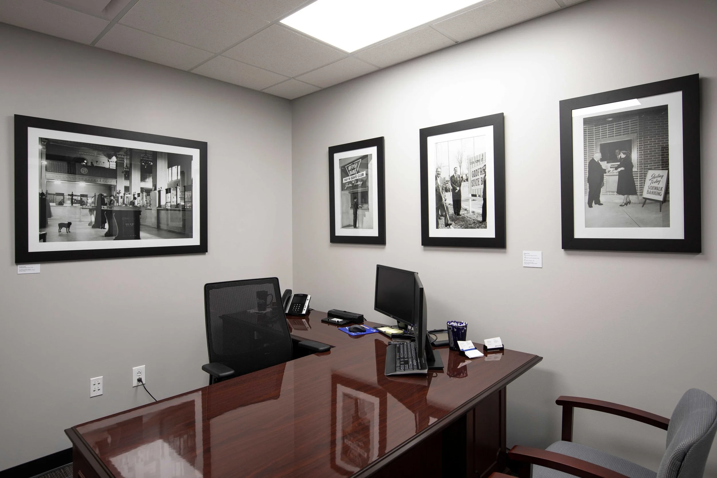 10_JennaCarlie_2019_Alton_First Mid Bank Installation.jpg