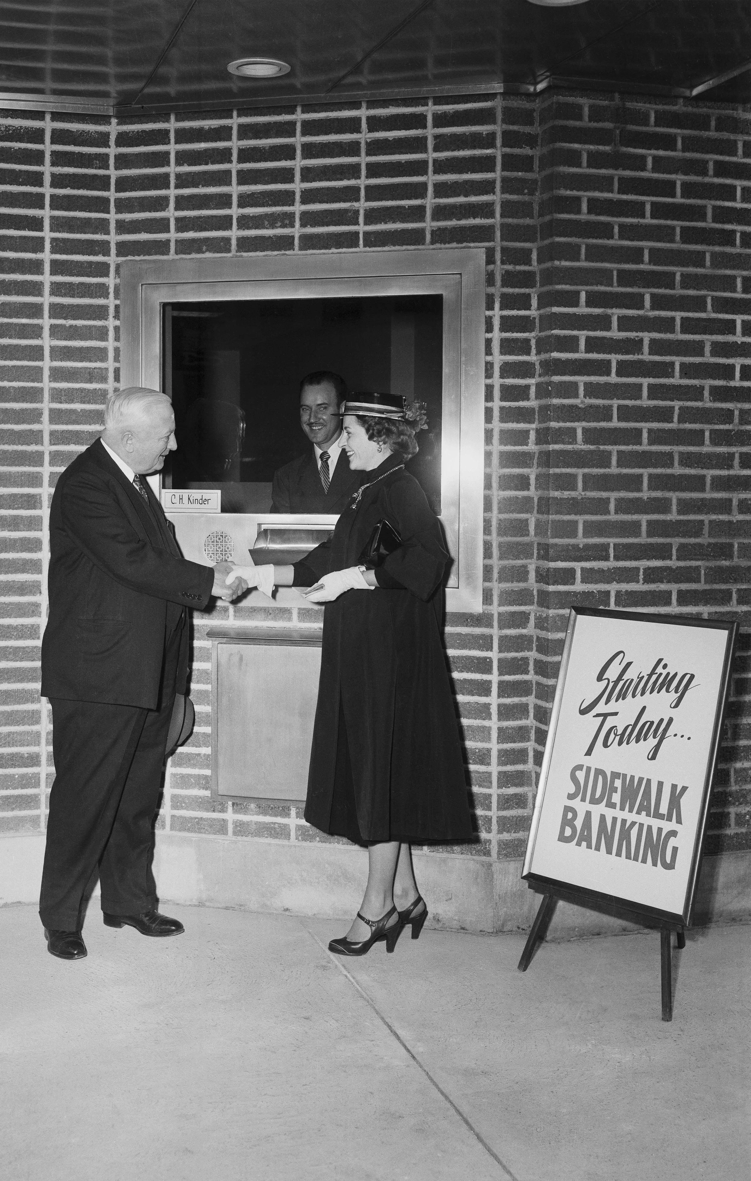 Wall 15A_14x22_1952 Alton Banking and Trust Sidewalk Banking.jpg
