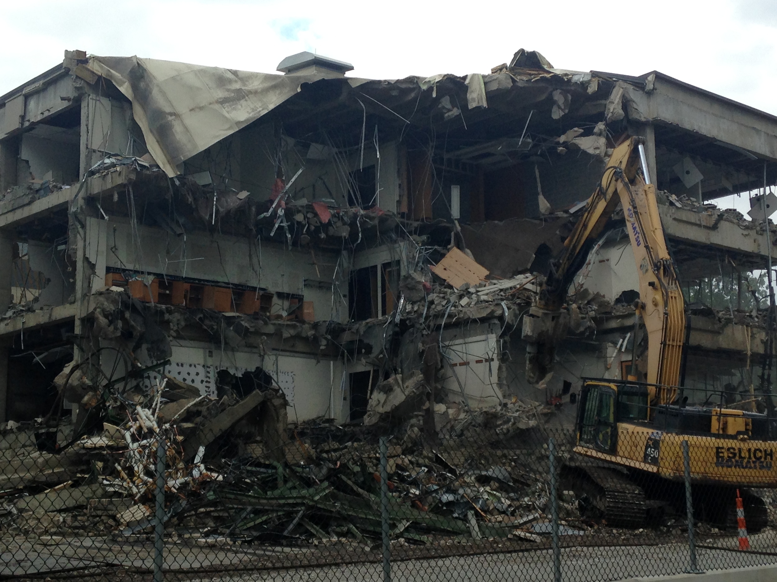 The view from Pine Street looking North. This would be room 201 in the middle of the image and on the top right corner, our old lab!