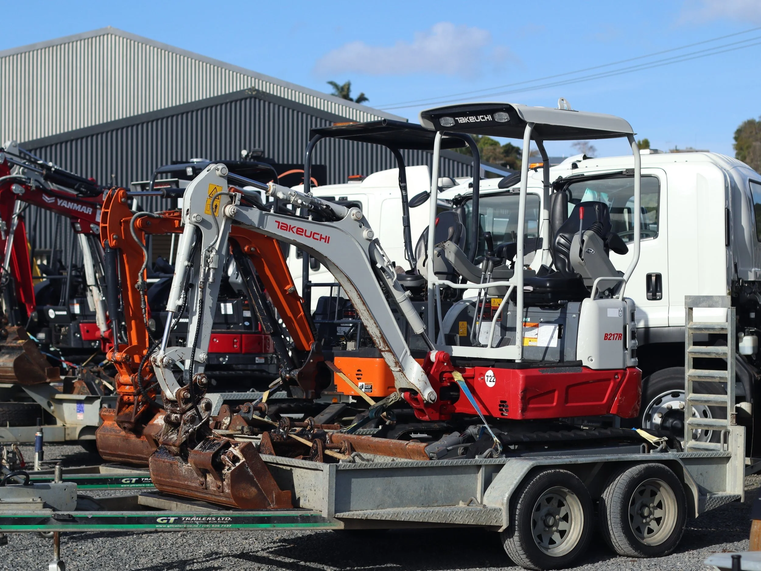 1.7T Takeuchi TB217R Excavator for hire or rental
