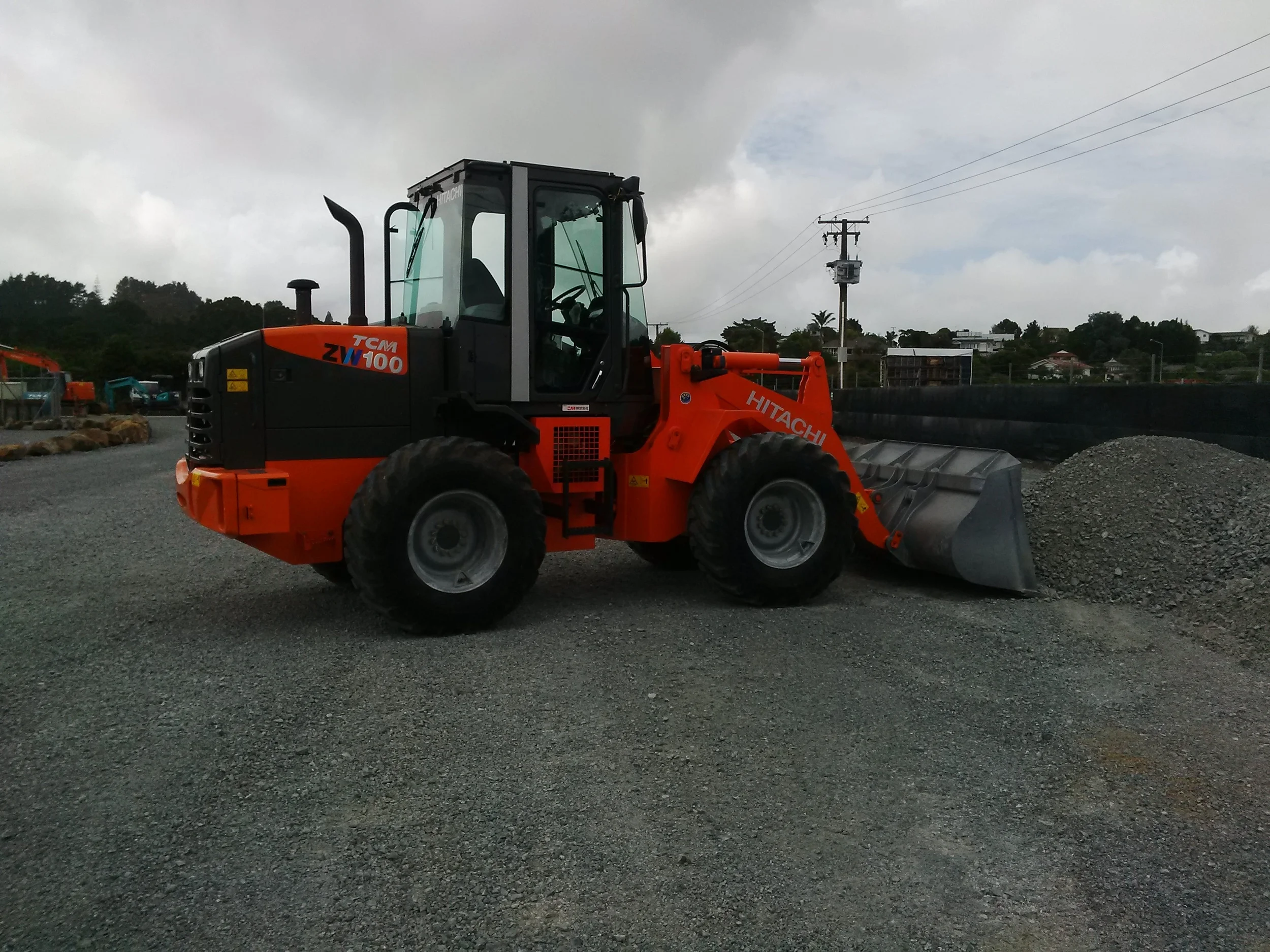 7T Hitachi ZW100.jpg