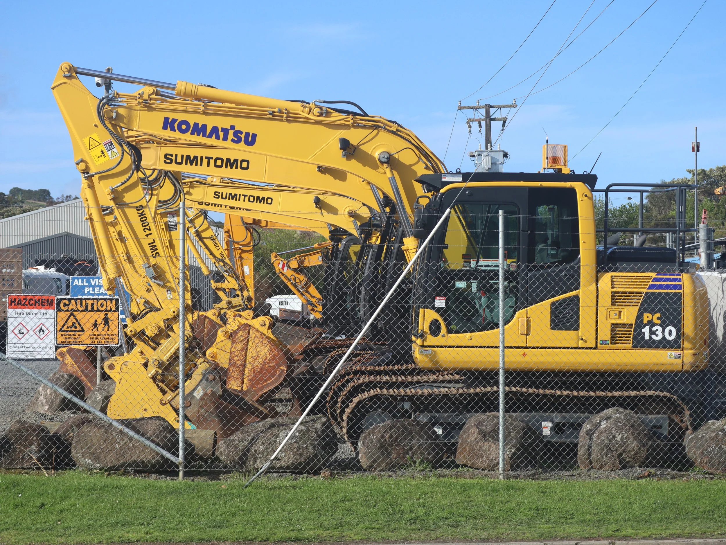 13T Komatsu PC130-8 Excavator for hire or rental