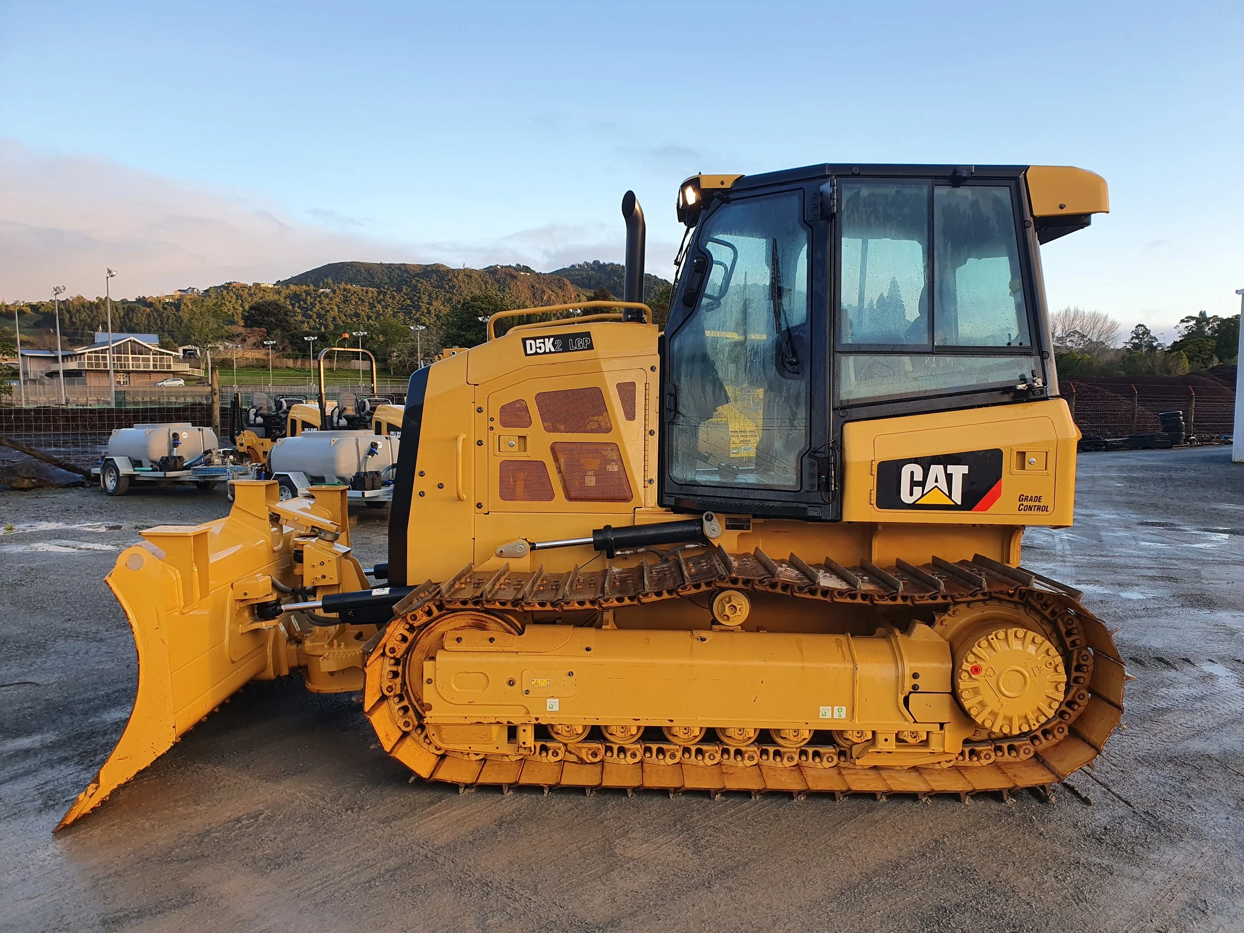 10T CAT D5K Dozer for hire or rental