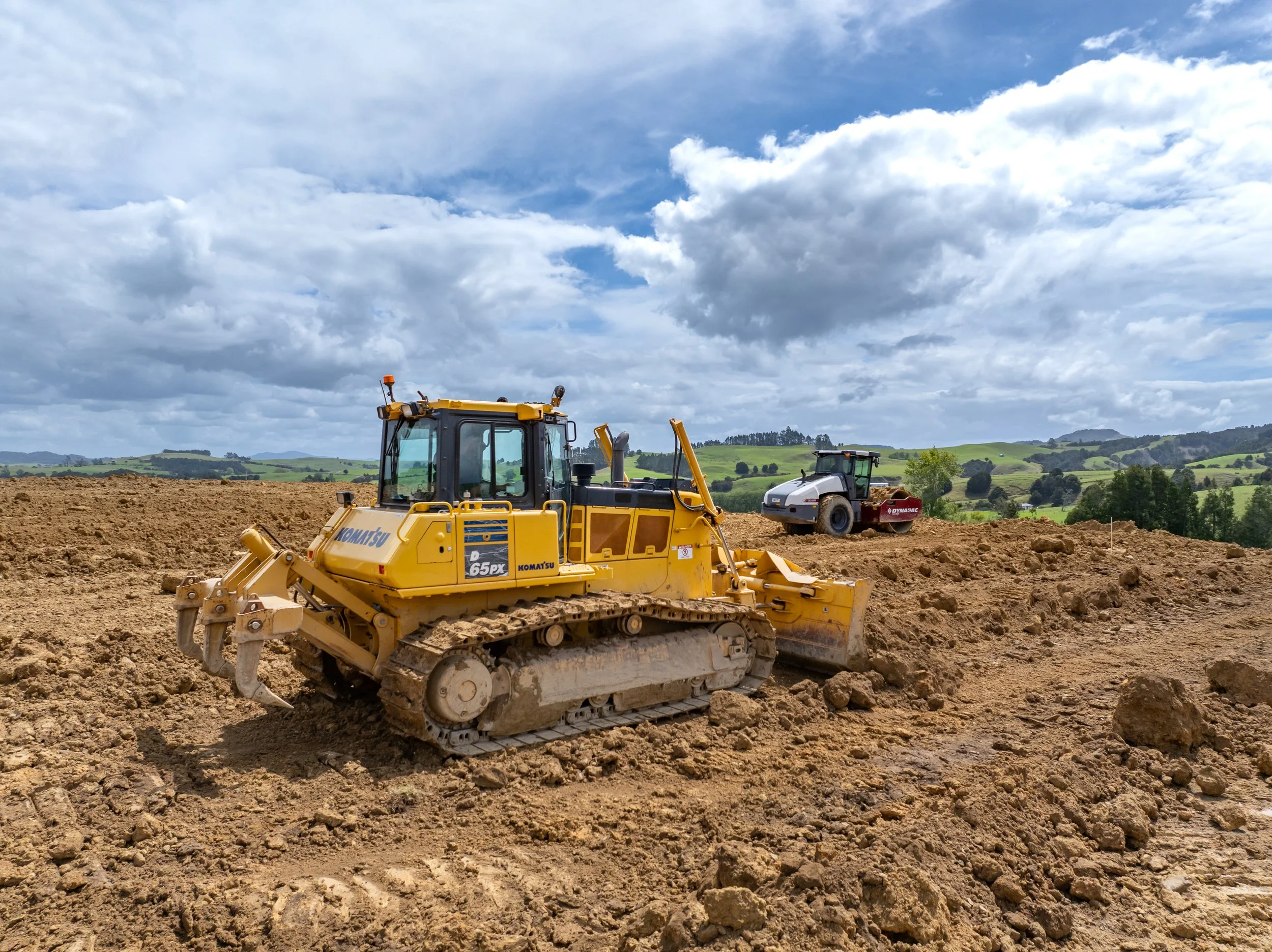 22T Komatsu D65PX-18 Dozer for hire or rental