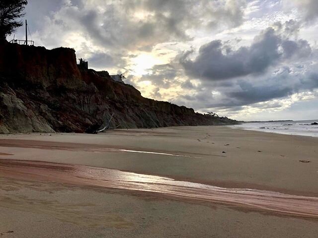 The beach a few blocks home home has a rapidly advancing shoreline. The use-to-be beachfront houses have fallen off the eroding cliffside, pieces of them buried in the sand or washed out to sea. Meantime, fresh water flows down the cliff in small str