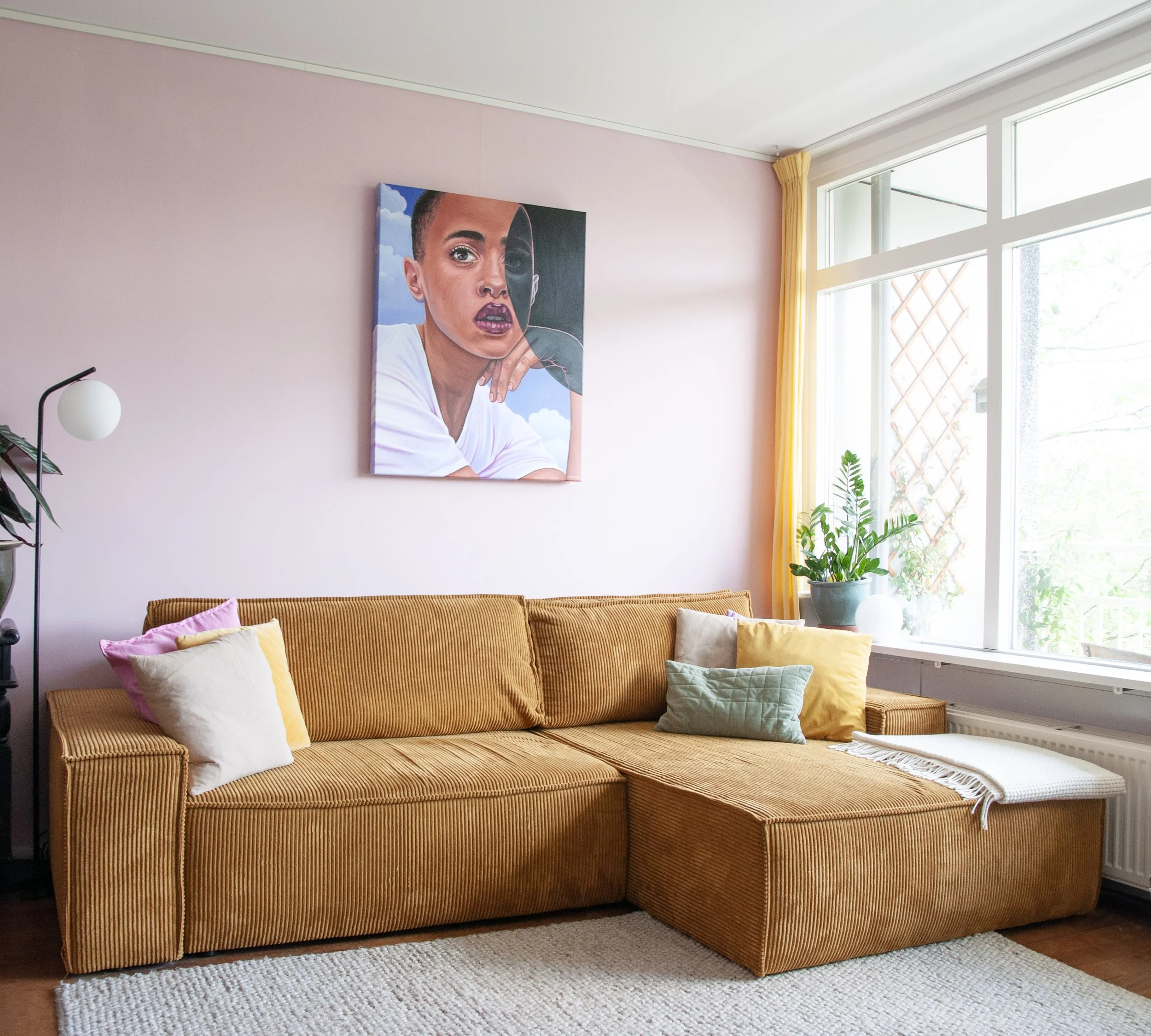 Room with painting – 1.jpg