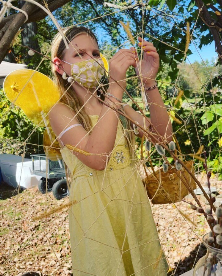 Good morning! 
.
.
If you made it to the @vermontnaturemuseum Fairy House Festival this weekend, then you probably saw our new GIANT dream catcher woven by our friend @thomasdmetcalfe from Buckthorn harvested from his homestead in Springfield, Vermon