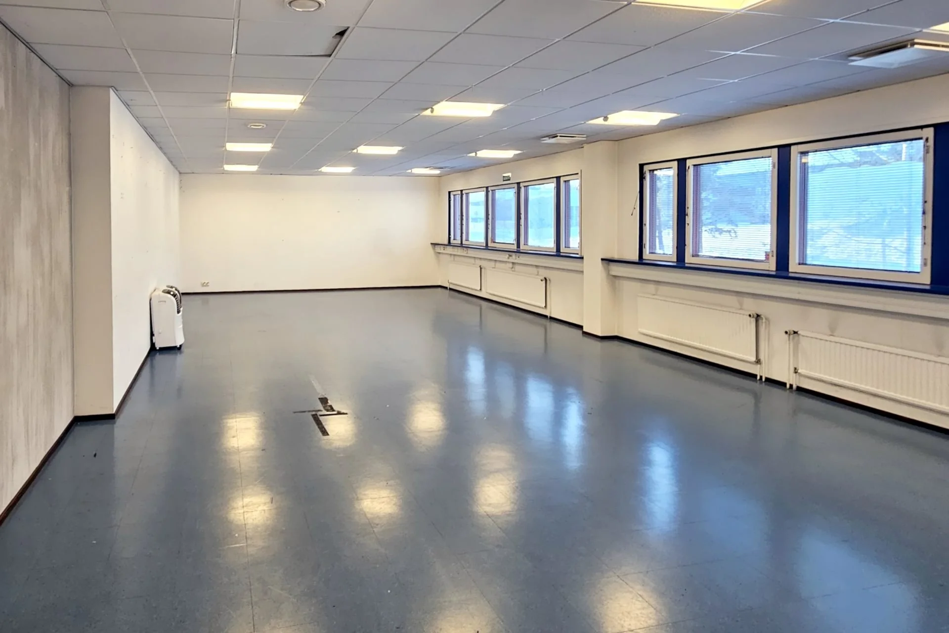 Toimitilanne_Sierakiventie 10 kuva 1_1920.jpg