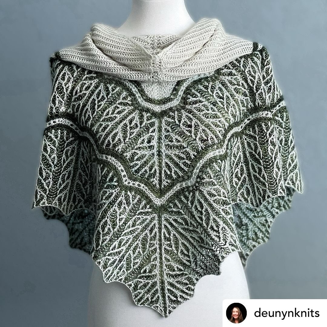 #FindMeTechEditing

 
Posted @withregram &bull; @deunynknits ✨New pattern!✨
The Moss Agate Shawl pattern is now available on Ravelry and Payhip and has an introductory discount of 20% off through Sunday, 21 April 2024 MDT.
🍃
The Moss Agate Shawl is 