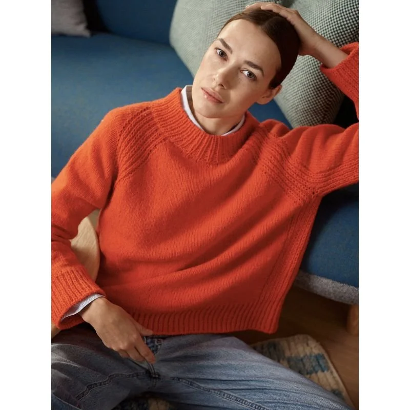 52W Sweaters_9789527580738_8.jpg