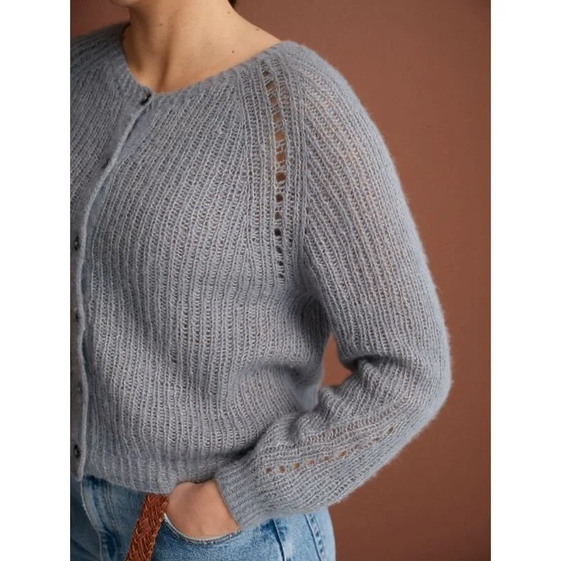 52W Sweaters_9789527580738_3.jpg