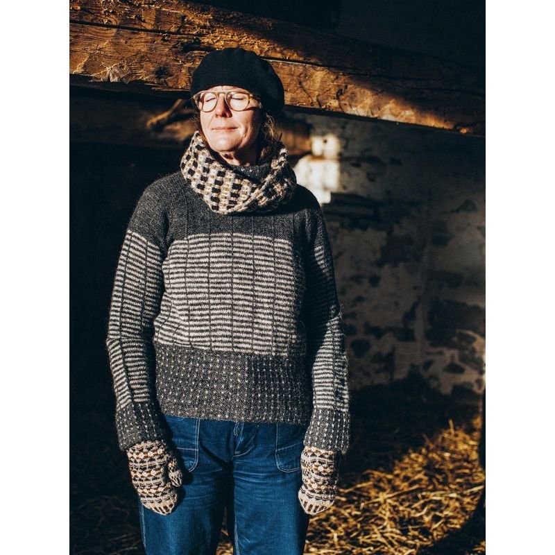 9781800923546_Island Knitting_WB_In3.jpg