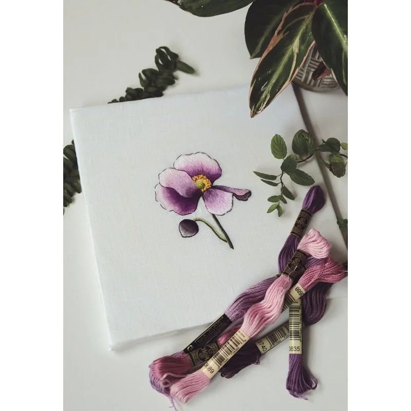 9781782216421_The Kew Book of Embroidery Flowers_WB_In4.jpg