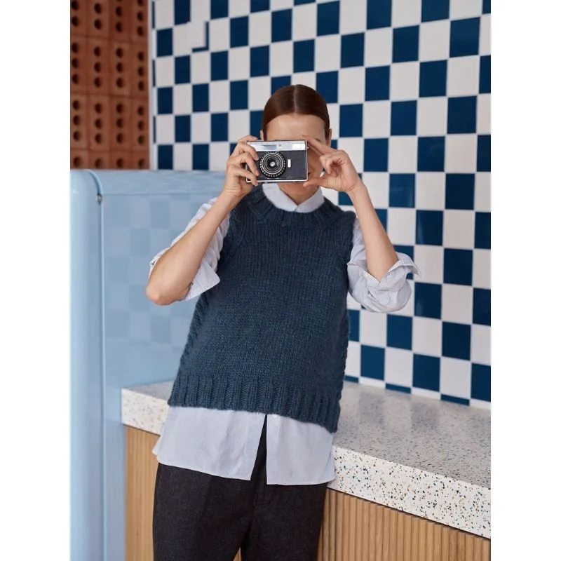 52W Sweaters_9789527580738_6.jpg