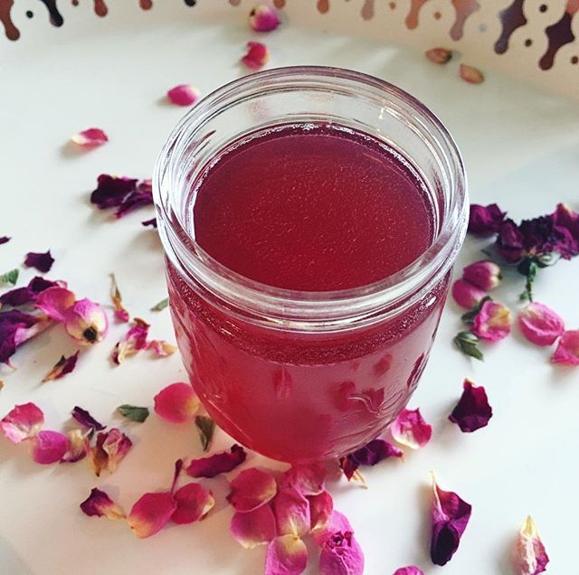 Brewing some fun flavours of Kombucha for my workshop coming up, this one is a delicious combo of hibiscus and rosewater. I still have a few spots left for the workshop. Come join and try some fun flavours while learning all about Kombucha and how to