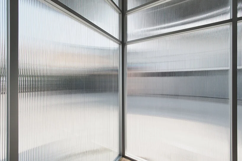 RE16_IN_D12.jpg