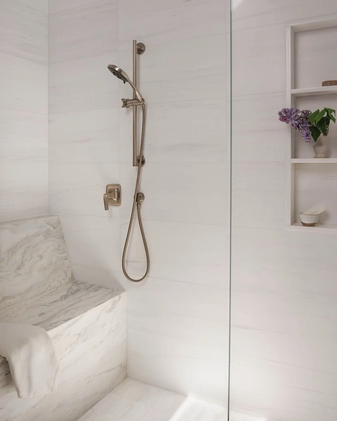 Nothing fuels a productive week like a weekend spent recharging in a space like this. ✨  For this project, we leaned into natural textures and precision craftsmanship to turn a challenging footprint into a functional retreat. 

The details that make 