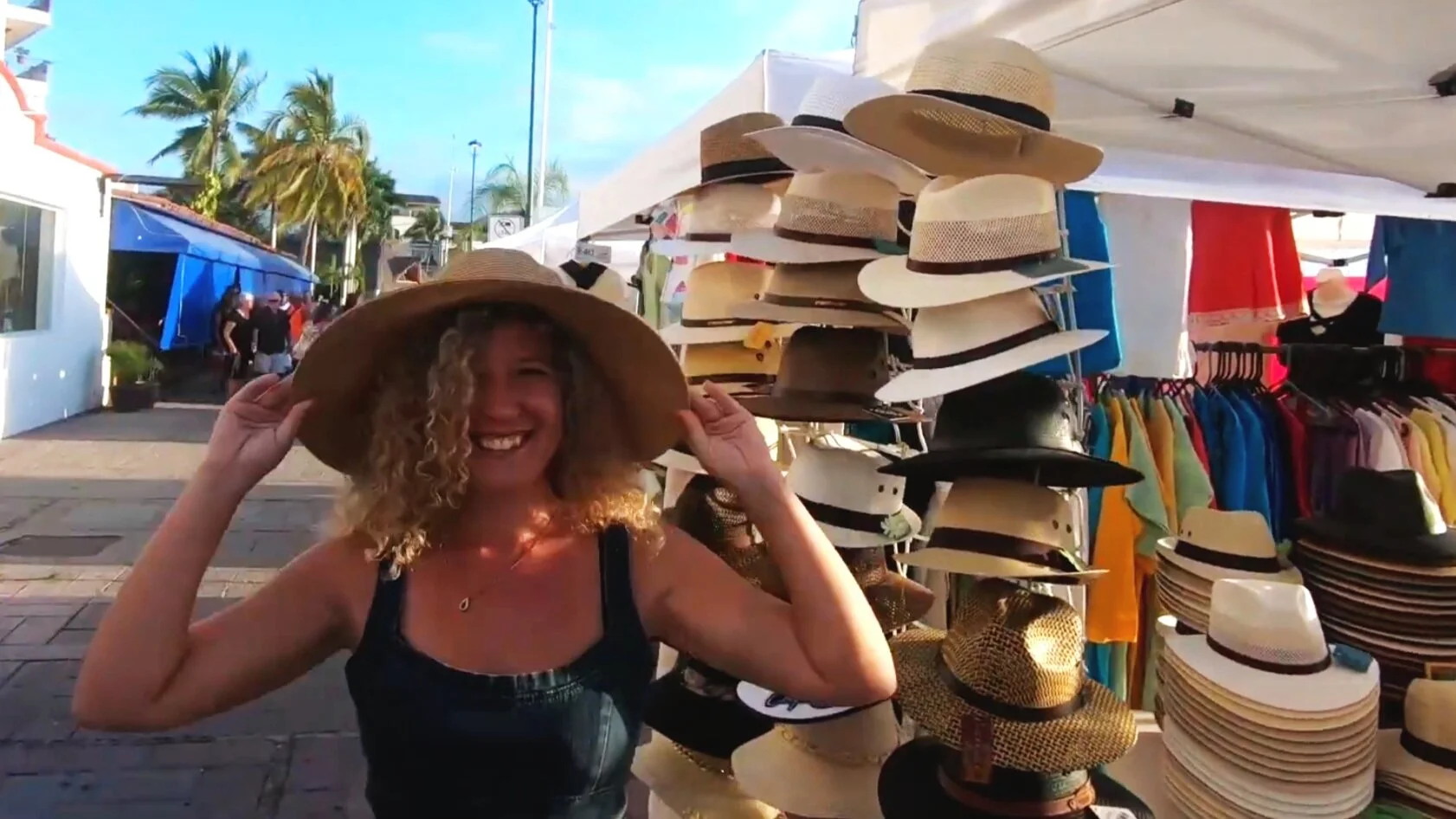 Night Market in Marina Vallarta - Puerto Vallarta, Mexico [VIDEO]