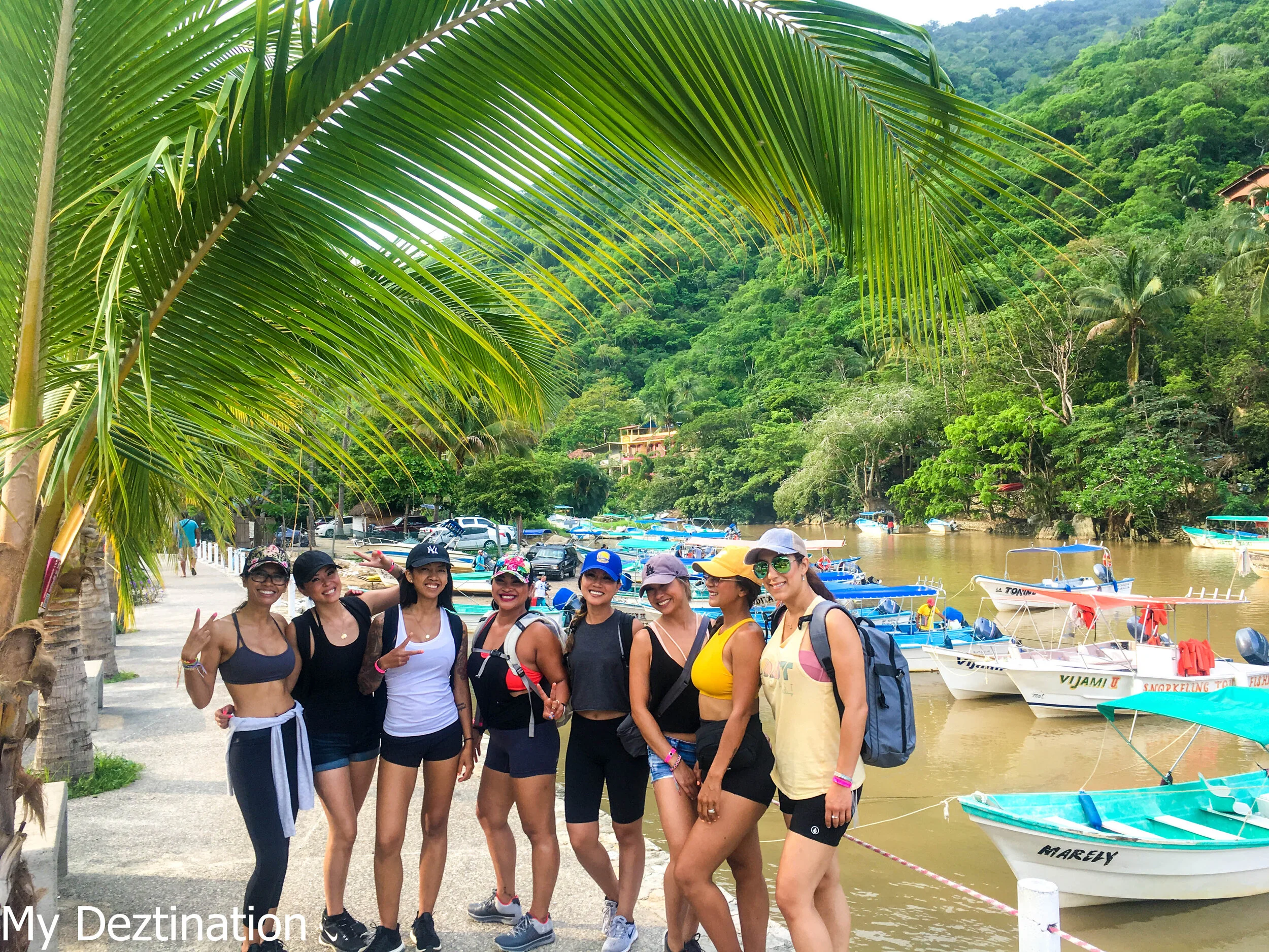 Group of girls at Boca de Tomatlán, starting the boutique Las Ánimas hike.
