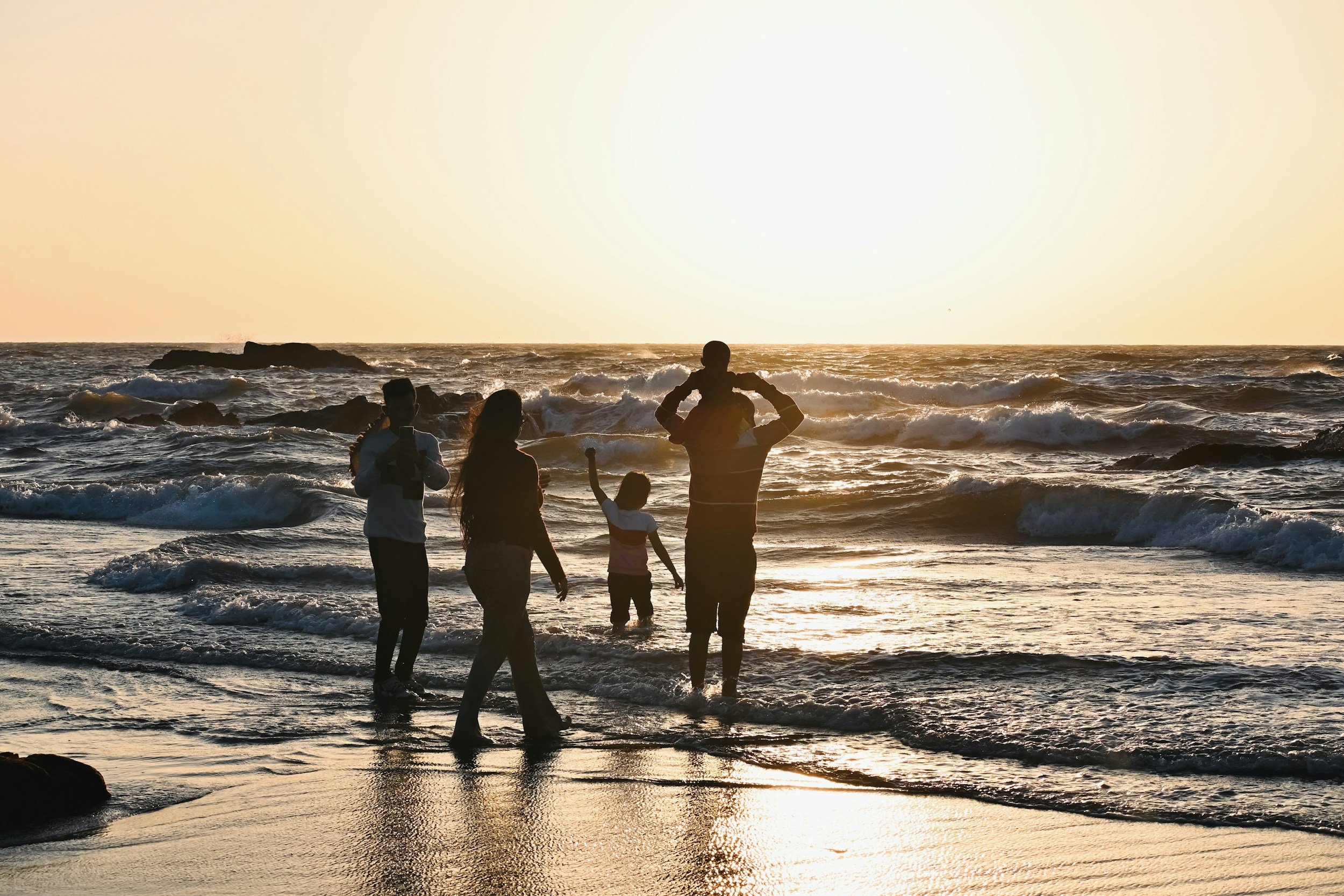 Families, retirees, digital nomads, and expats building a new life in Mexico with trusted relocation support