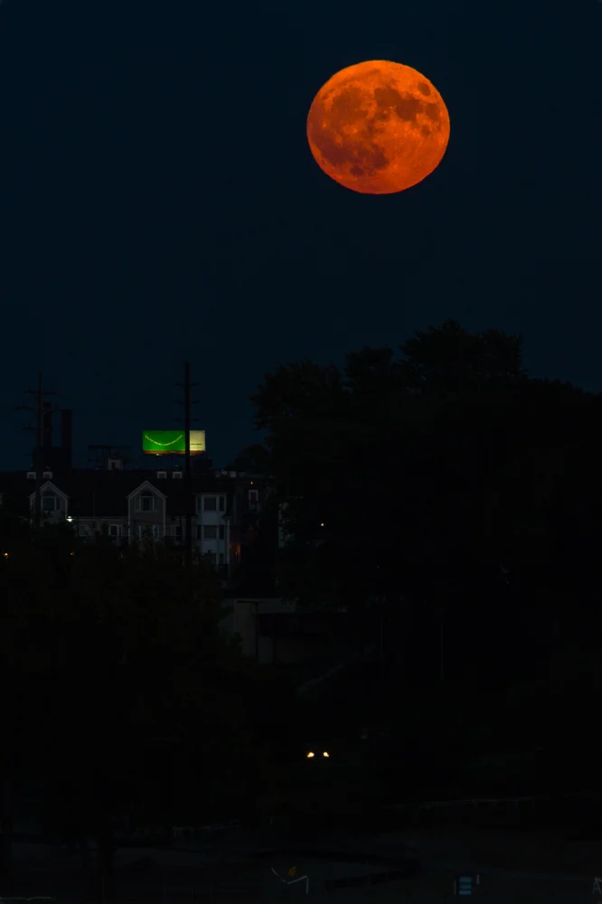 "Hunter's Moon" supermoon eve, Cleveland, 2016.