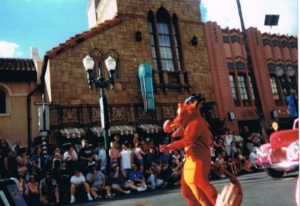 Mushu in Stars and Motorcars Parade - author's collection 2001