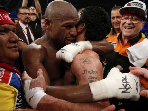 floyd-mayweather-hugging-470x355.jpg