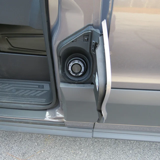2015-ford-transit-0012.jpg