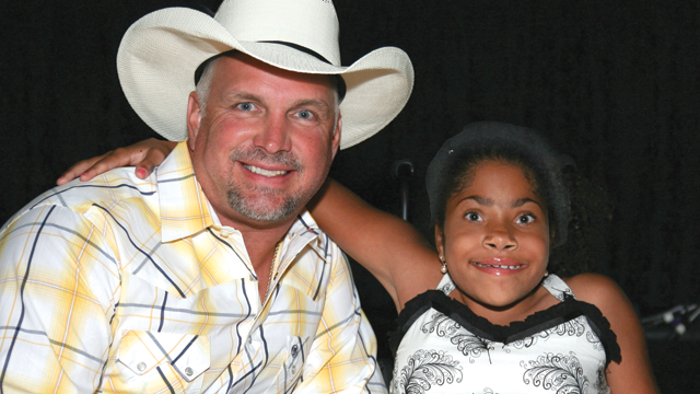 Photo courtesy: Garth Brooks Foundation Teammates for Kids