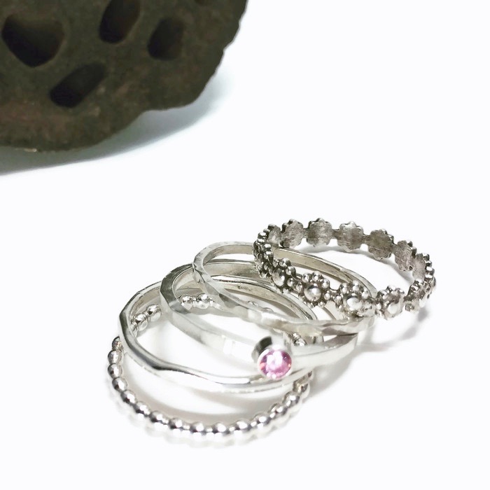 Silver Daisy Stacking Ring | Silver Daisy Chain Ring | Sterling Silver Daisy Ring | Daisy Jewellery | Daisy Stackable Ring | Daisy Wedding Band | Flower Girl Ring | Charming Little Lotus