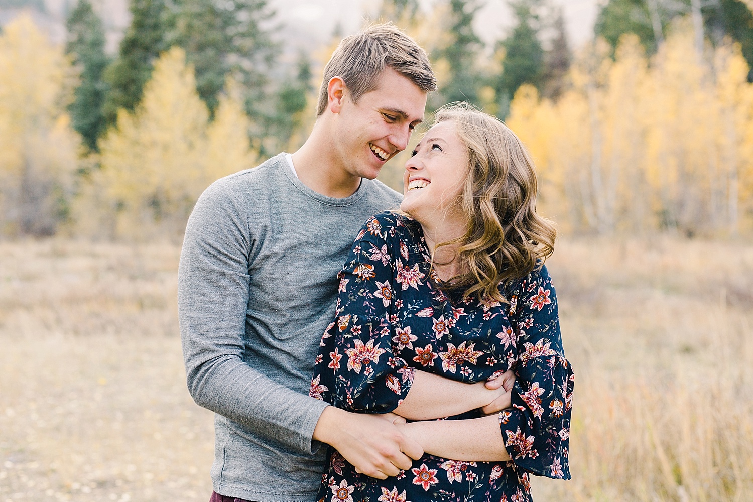 greenapplephotography_0020_utahengagement_mountains.jpg