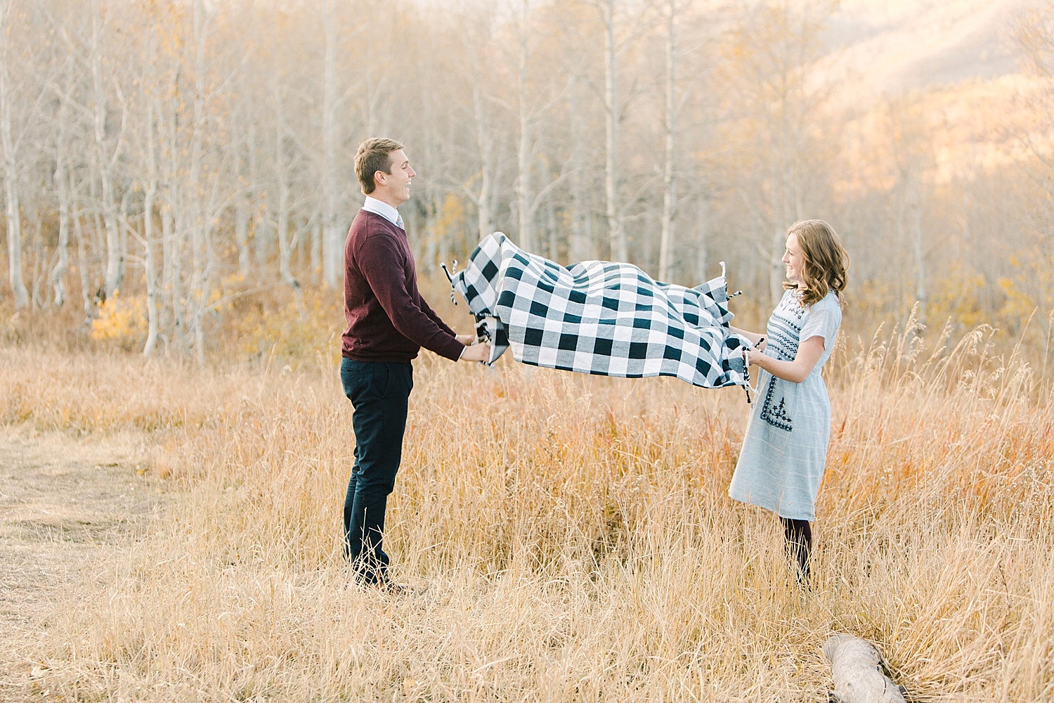 greenapplephotography_0051_utahengagement_mountains.jpg