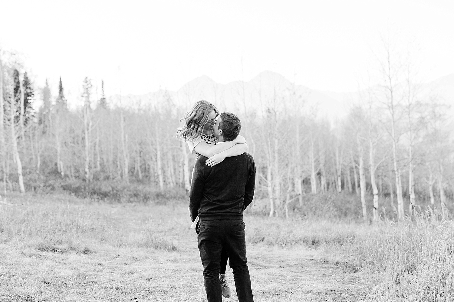 greenapplephotography_0058_utahengagement_mountains.jpg