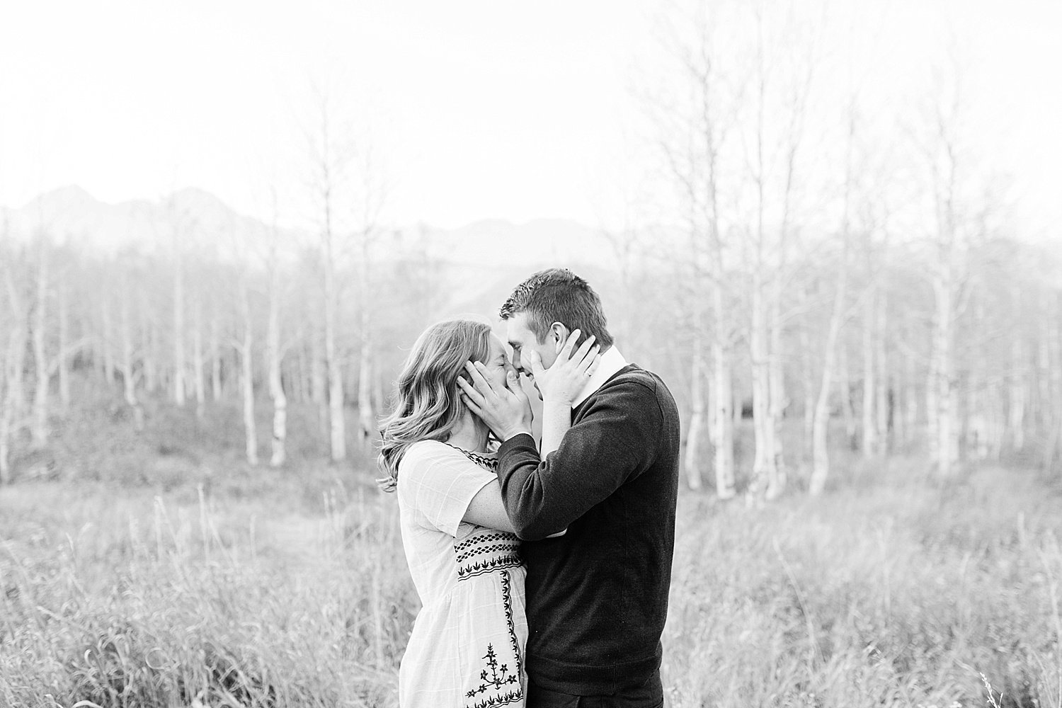 greenapplephotography_0059_utahengagement_mountains.jpg