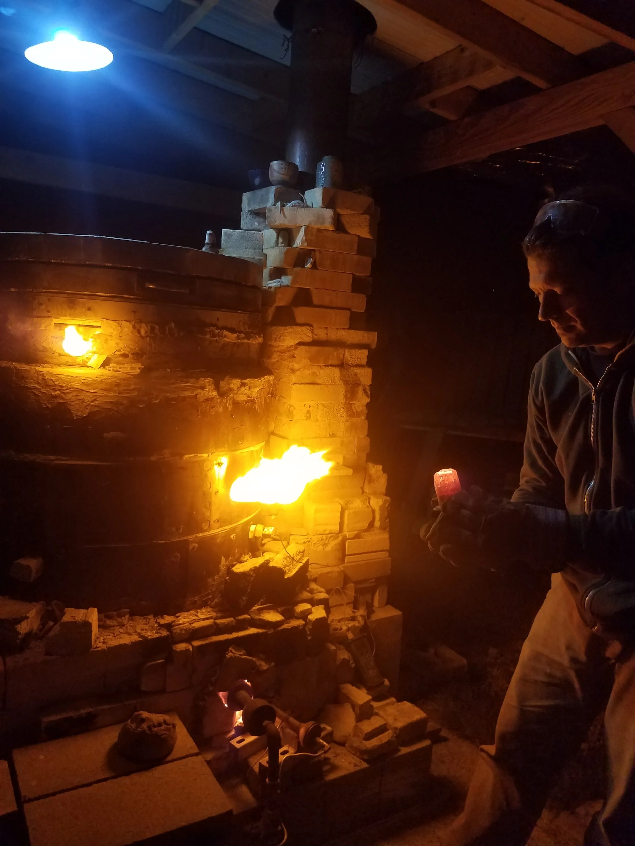 Damian Grava and his up-cycled downdraft conversion soda kiln