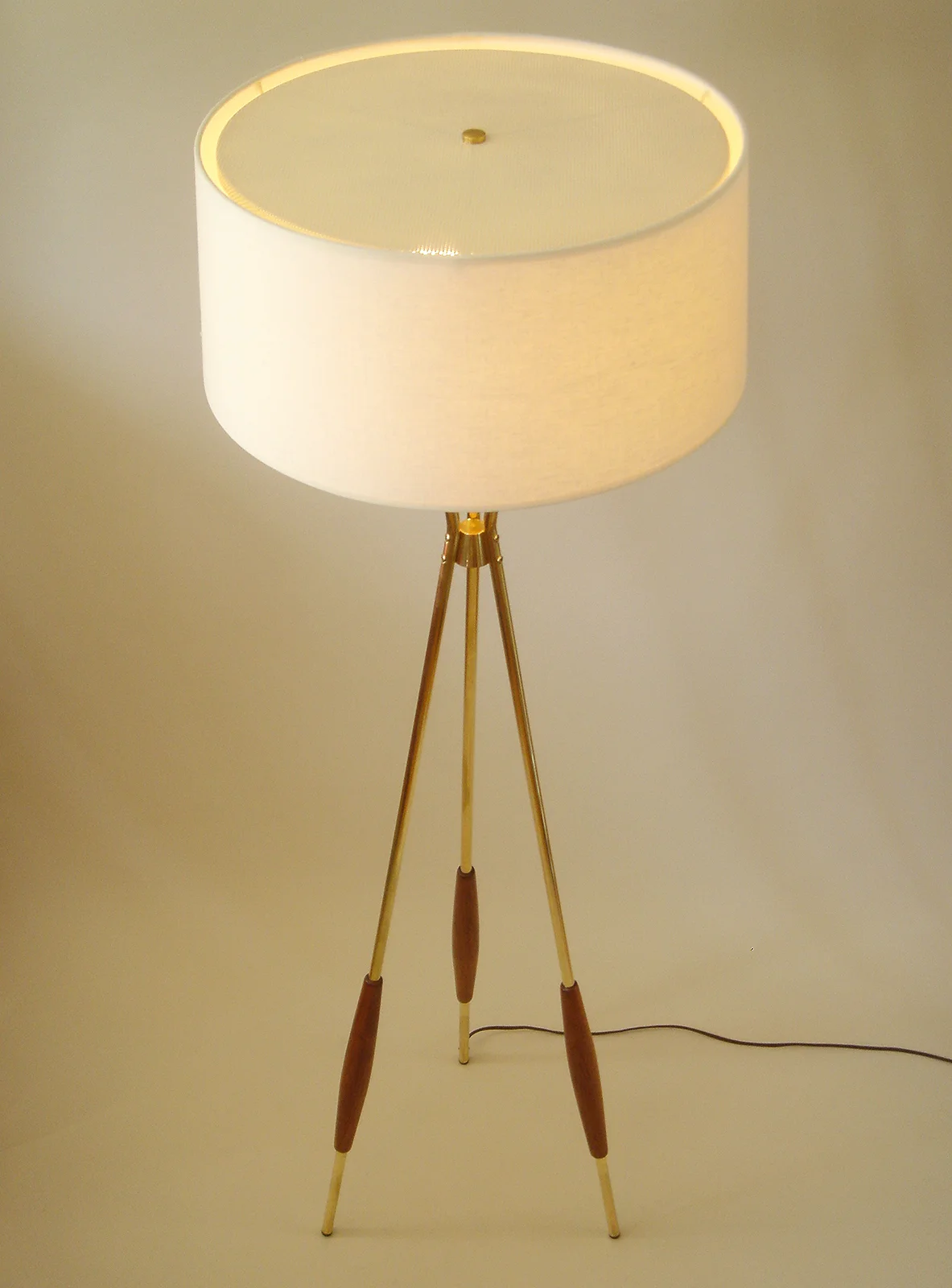gerald thurston table lamp
