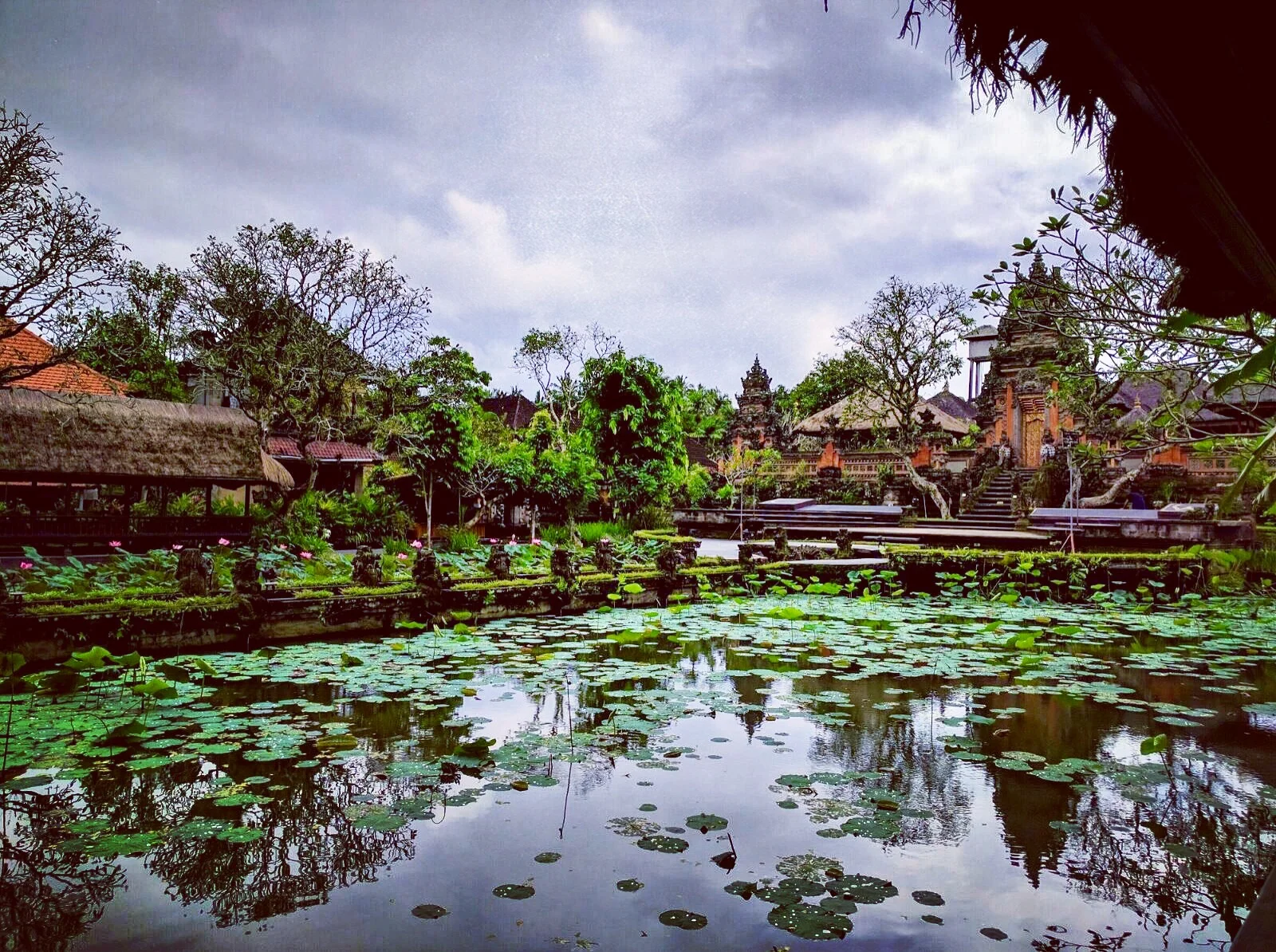 The temple area behind Ubud's Starbucks