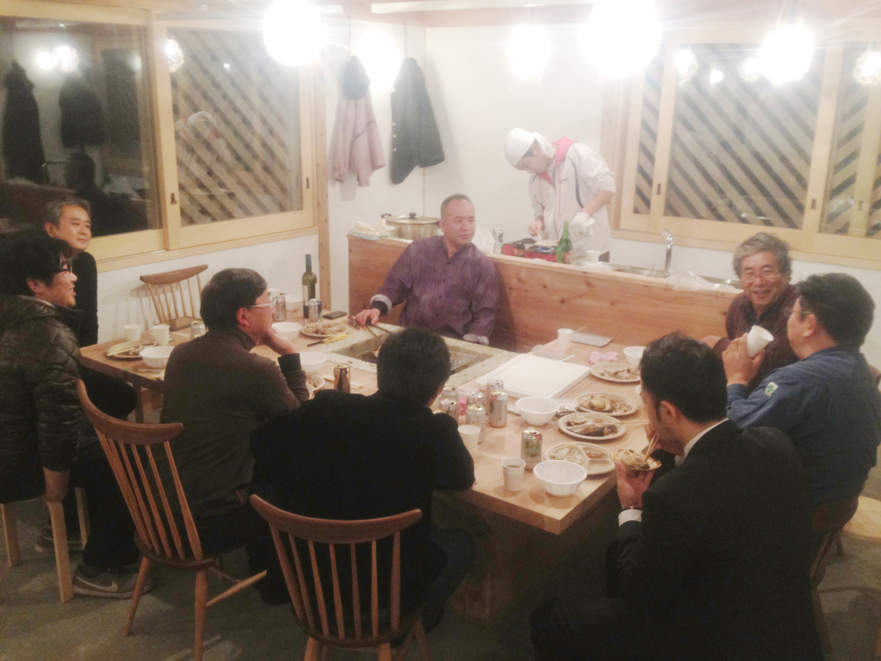 釜石で獲れた魚介を肴に懇親会.jpg